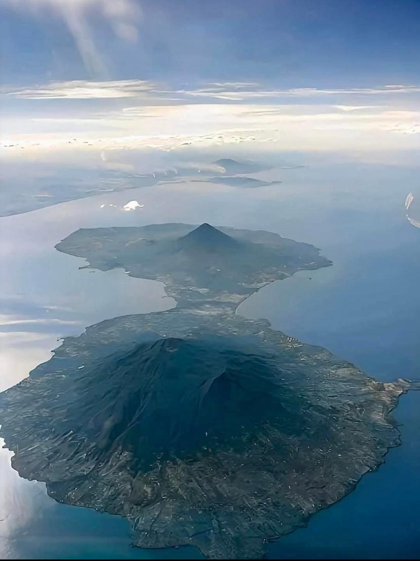 Ometepe aus der Luft — zwei Vulkane